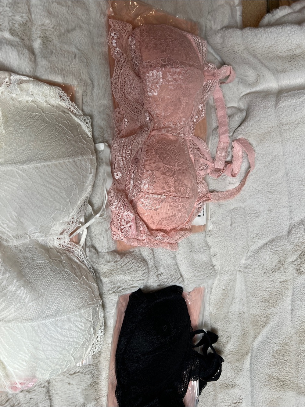 Everyday Lace Push-Up Bra in Pink, White & Black - Picture 4 of 6